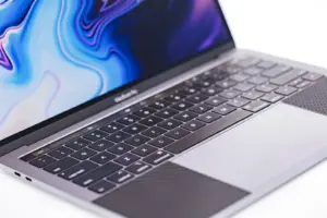 MacBookAir と Pro の 違い を徹底比較！選び方のポイントを解説