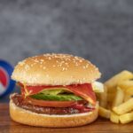 バーガーキング vs マクドナルド徹底比較！味・価格・違いを解説